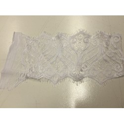 Δαντέλα Τούλινη με Κροσσάκια